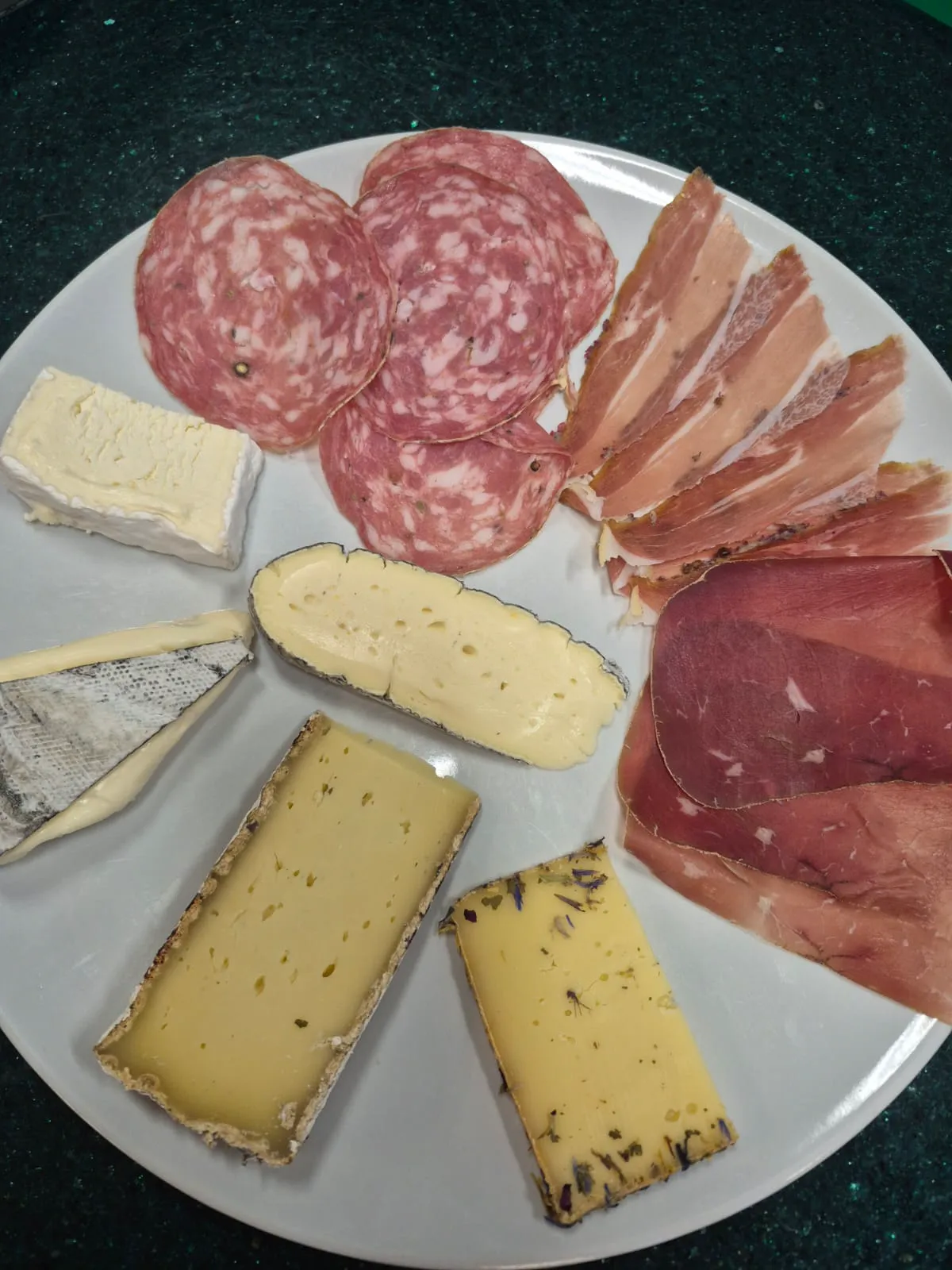 Plateau fromages et salaisons